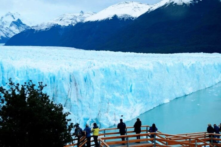 El Calafate: Perito Moreno Glacier Guided Day Tour & Sailing - Experience Highlights