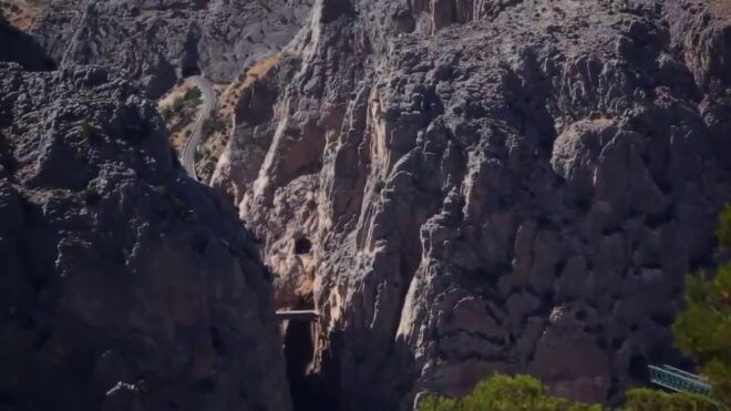 El Chorro: Caminito Del Rey Gorge Route Guided Walking Tour - Location and Region