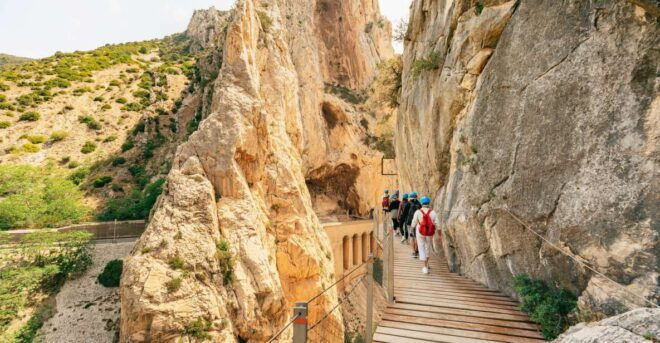 El Chorro: Caminito Del Rey Guided Tour With Shuttle Bus - Itinerary Overview