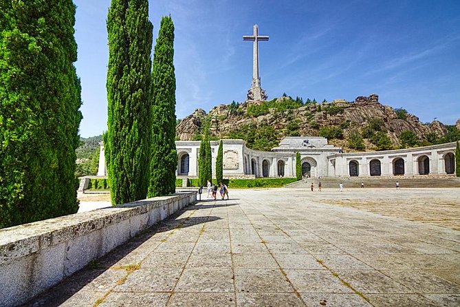 El Escorial and Valley of the Fallen Private Tour From Madrid - Experience the Spanish Civil War Monument
