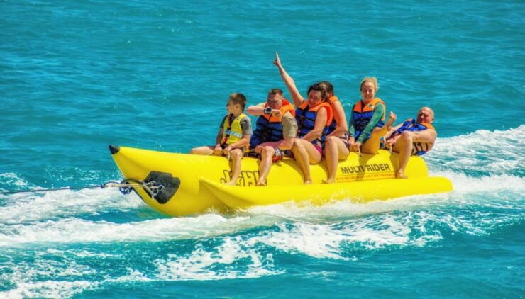 El Gouna: Glass Boat and Parasailing With Watersports - Inclusions