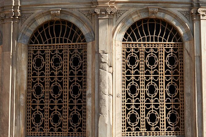 El-Moez Street and Khan Khalili Bazaar in Egypt - Accessibility Information and Transportation Details