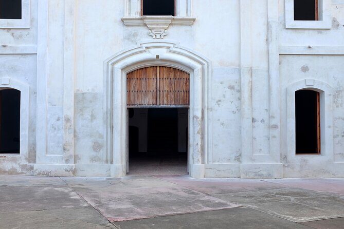 El Morro and San Cristobal Castles Old San Juan Walking Tour - Authentic Insights and Traveler Tips