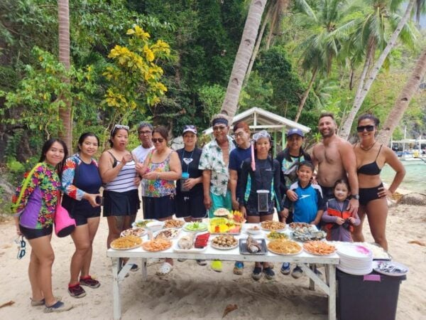 El Nido Day Tour - Exploring the White Sand Beaches