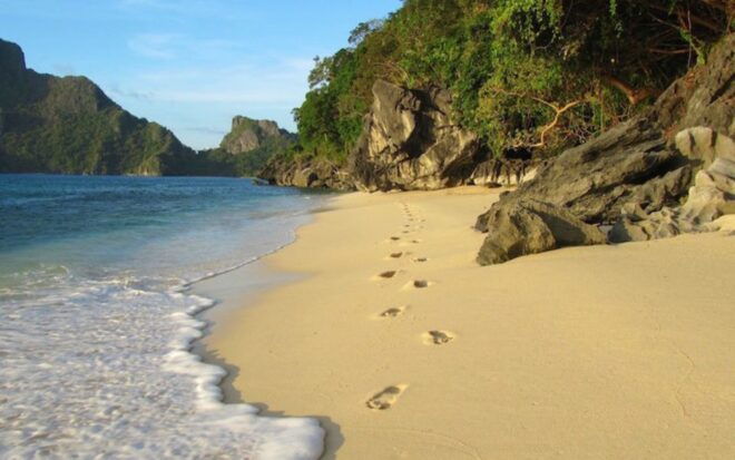 El Nido: Hidden Beaches and Lagoons Boat Hopping Tour D - Value for Money Rating