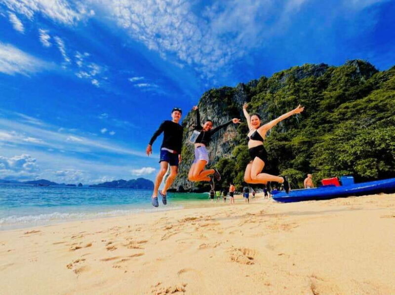 El Nido: Private Customized Tour with Snake island & Caves - Good To Know  