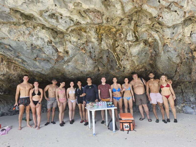 El Nido: Private/Exclusive Island Hopping Tour D BEST PRICE - FAQ