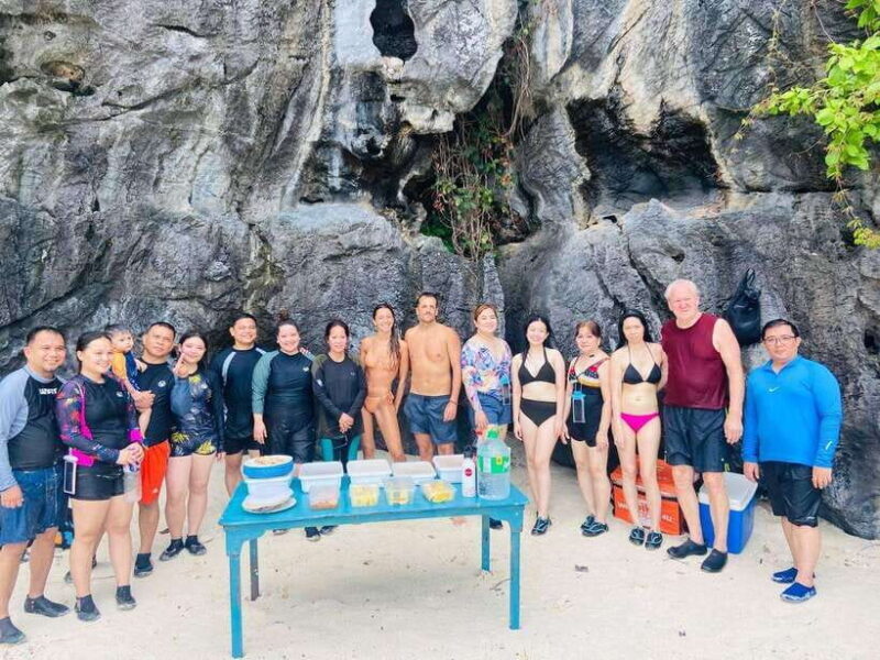 EL NIDO: Private Island Hopping Tour C w/BUFFET LUNCH - The Food and Amenities