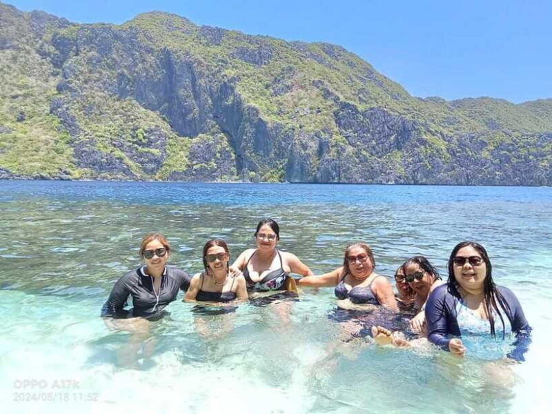 EL NIDO: Private Island Hopping Tour C w/BUFFET LUNCH - The Guides, Crew, and Comfort