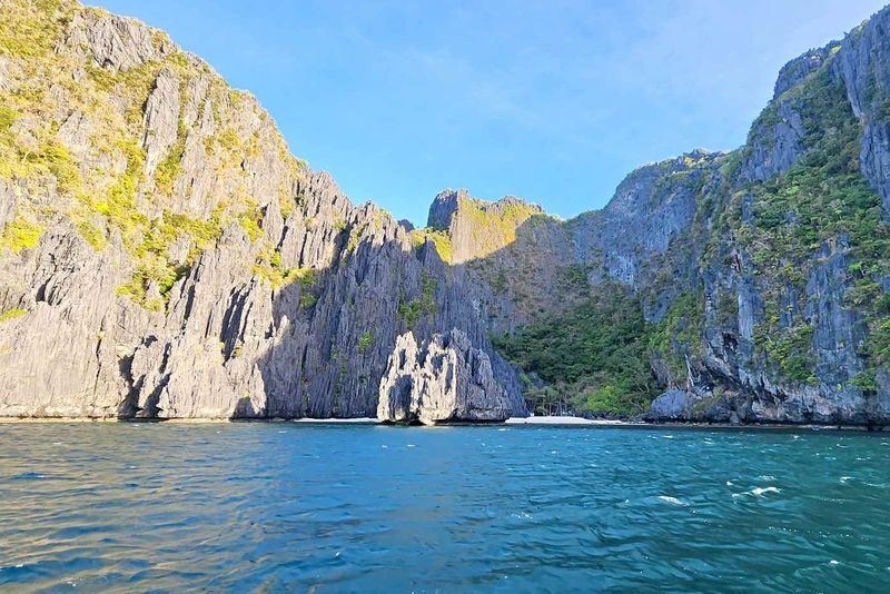 El Nido Tour A Lagoons & Islands - What the lagoon stops feel like