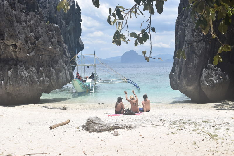 El Nido Tour C Hidden Beaches & Shrine - Boarding early, and allowing for a wait