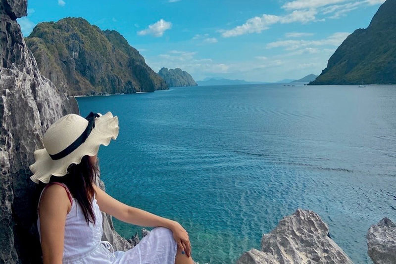 El Nido Tour D Lagoons & Beaches - Ipil and Natnat: sand, rock and time in the water