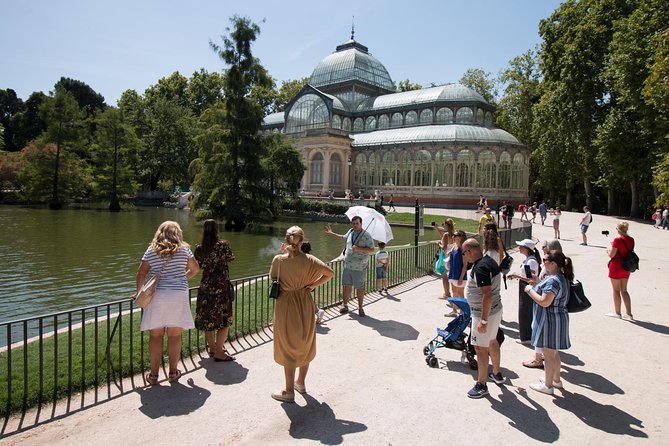 El Retiro Park Guided Tour and Tapas Tasting - Tour Highlights and Inclusions