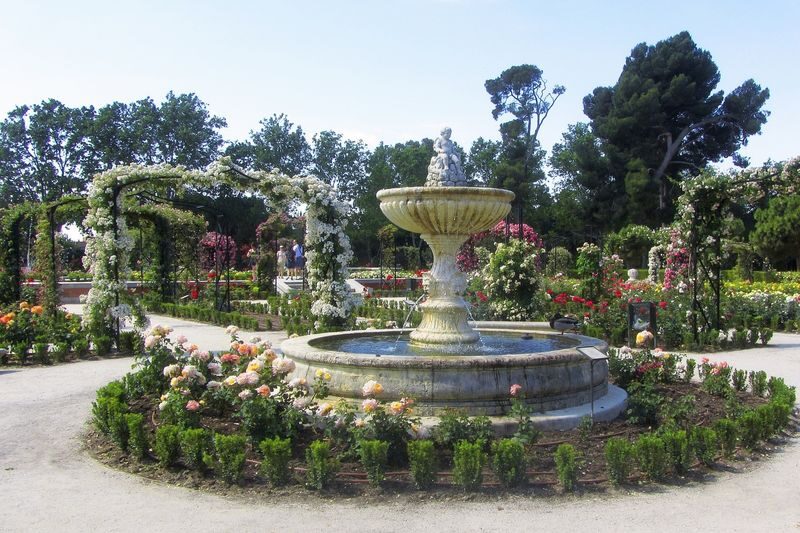 El Retiro Park Guided Walking Tour in Madrid - What the price includes, and what it does not