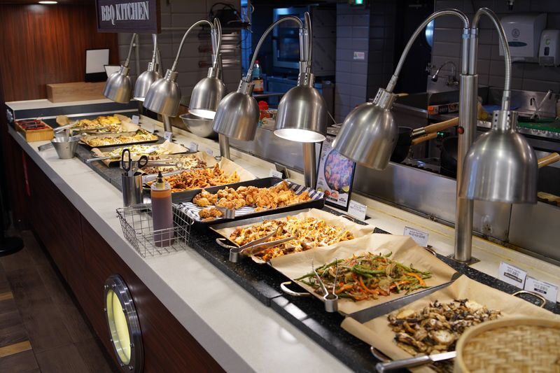 Eland Han River Cruise and Ashley Marine Buffet - Two Yeouido experiences, not one continuous tour