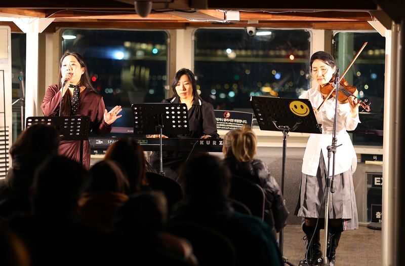 Eland Han River Cruise and Ashley Marine Buffet - Who should book this Yeouido outing?