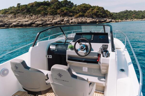 Elaphite Islands: Private Boat Tour (Cap Camarat 7.5wa) - Pickup and Drop-off