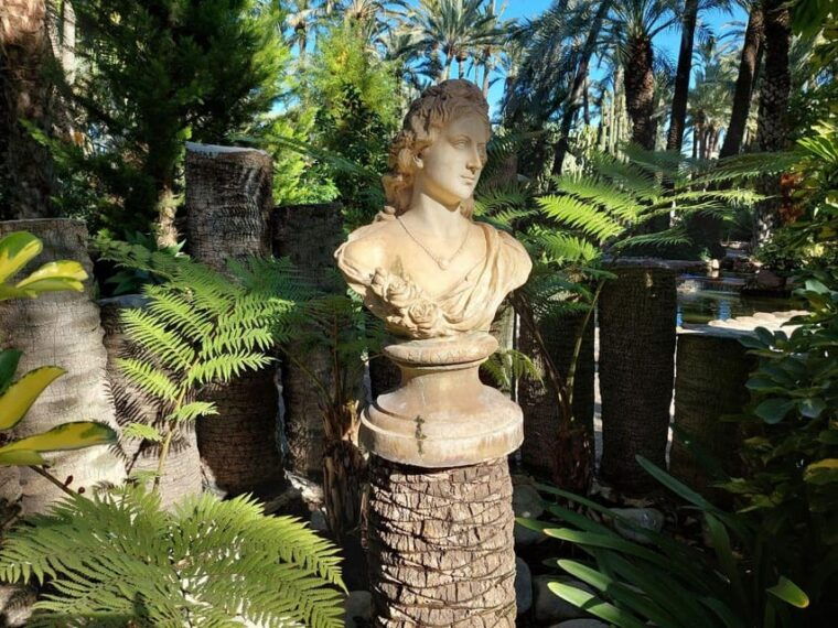Elche: Walking Tour Through the Historic Center and Botanical Garden Huerto De Cura - Preparing for the Tour
