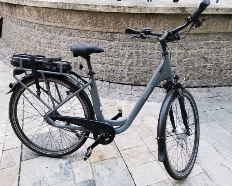 Electric Bike Rental in Paris (8h) - Equipment and Requirements