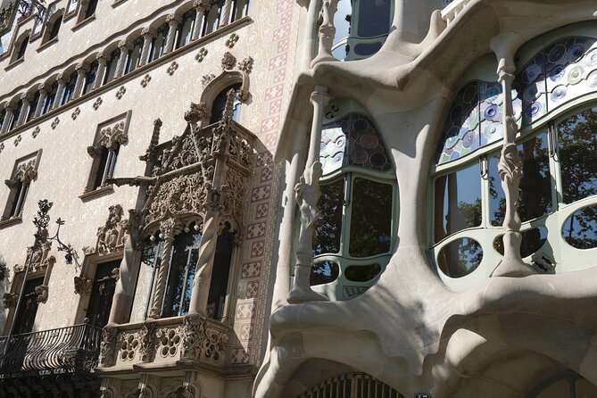 Electric Bike Tour: Antoni Gaudí and Catalan Modernism - Cultural Insights