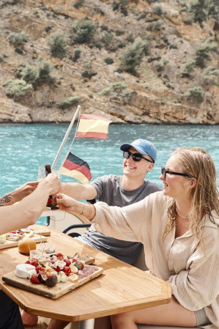 Electric Boat Family Tour - Family-Friendly Experience