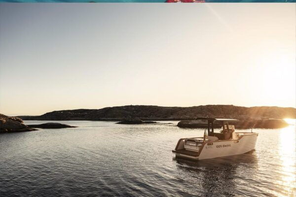 Electric Boat Family Tour - Comfortable Relaxation Amenities