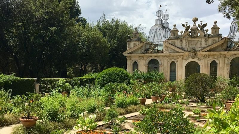 Electric golf cart rental in Villa Borghese Gardens ticket in Rome - Pick the right cart and rental length