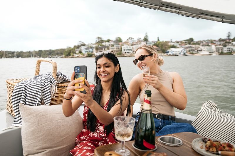 Electric Picnic Boat Rental in Sydney (Cabarita) - Setting off from Cabarita