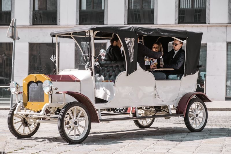 Electro Vintage Car Tour - Choose your duration with care
