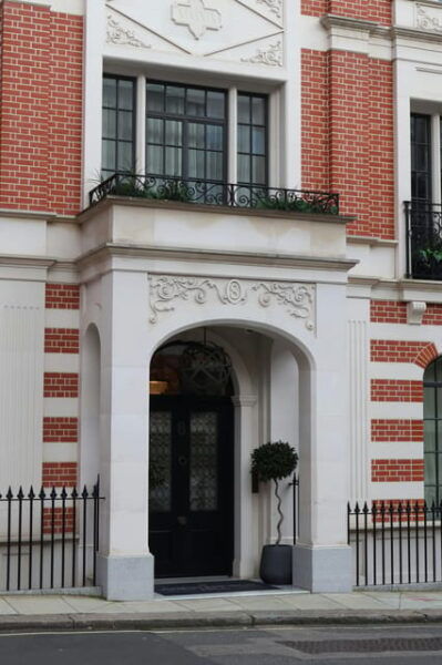 Elegance and Heritage: Mayfair Walking Tour - Experiencing High-End Fashion and Tailoring