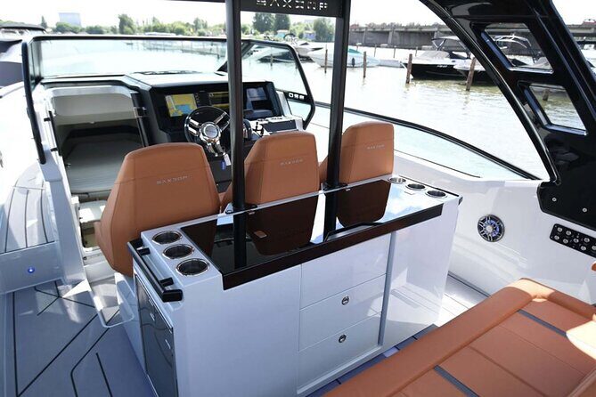 ELEGANT LUXURY MOTOR YACHT PARTY (*No Hidden Fees*) - The Experience from a Traveler’s Perspective