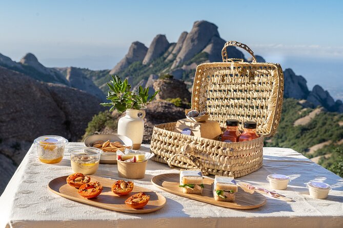 Elegant Private Picnic in Montserrat at 1100m Altitude - Sample Menu Options