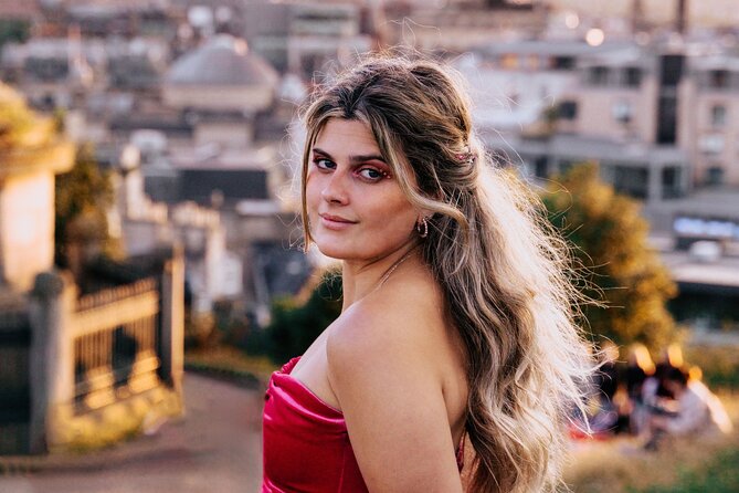 Elegant Professional Private Photoshoot Tour in Edinburgh - Background