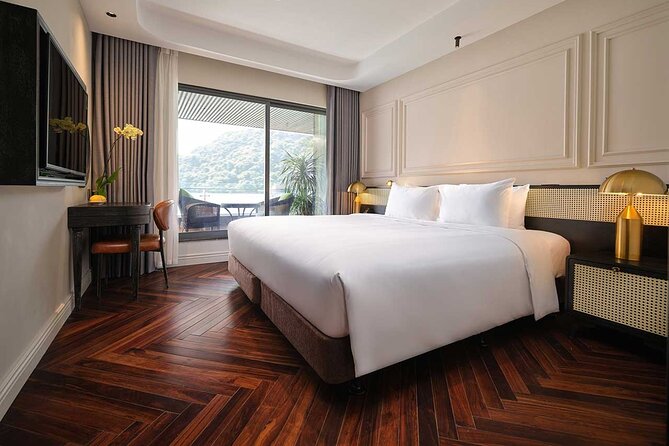 Elite of the Seas - 2d/1n - High-End Class Halong Bay-Lan Ha Bay - Date and Traveler Selection