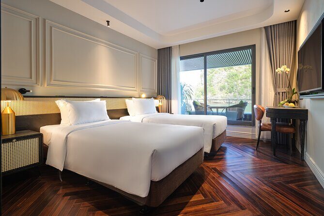 Elite of the Seas Ha Long Bay 6 Star Cruise Infinity Pool (3D/2N) - Frequently Asked Questions