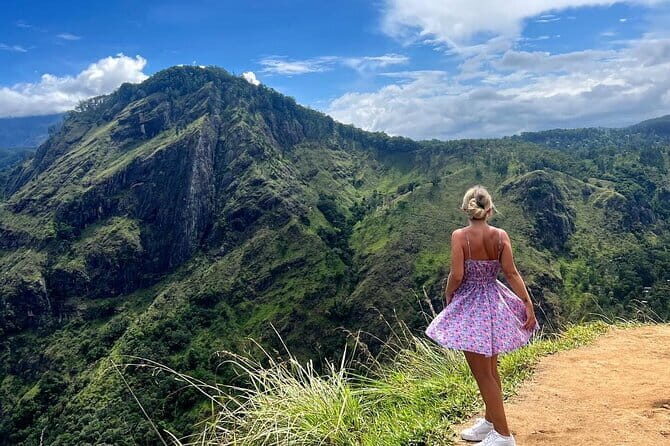 Ella Private Day Tour with Train Ride and Visit to Nine Arch - FAQ