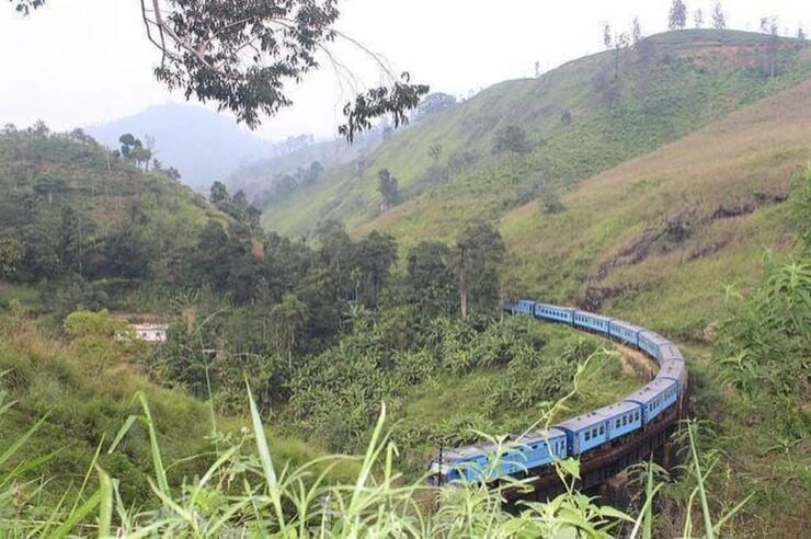 Ella :- Private TukTuk Transfer to Demodara Loop View Point - Itinerary & Experience