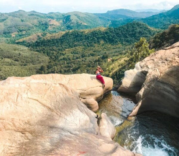 Ella :- Private TukTuk Transfer to Diyaluma Waterfalls - Booking Information