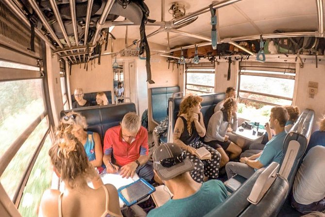 Ella to Kandy Train Ride on (Train No: 1006 Podi Menike) - Scenic Highlights