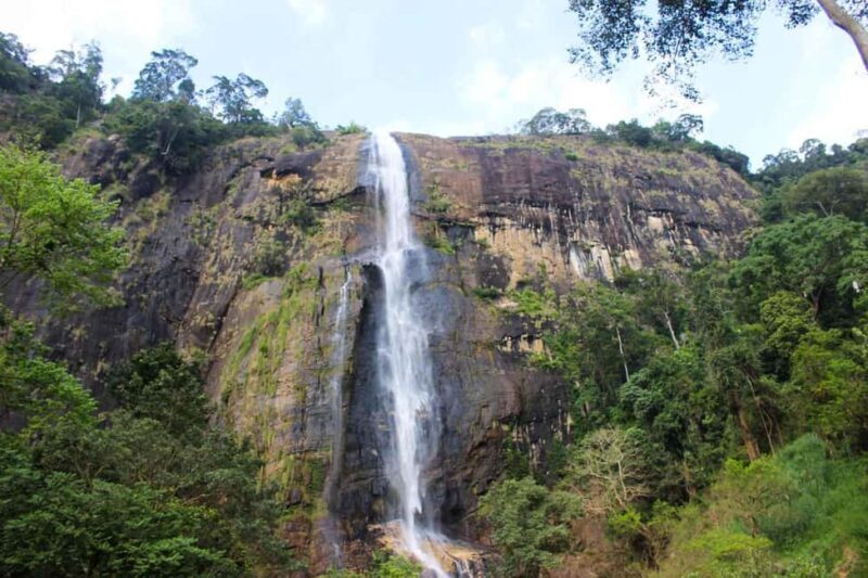 Ella: Waterfall Hunter Guided Tour with Lunch - Visiting Sri Lanka’s Tallest Waterfall: Bambarakanda