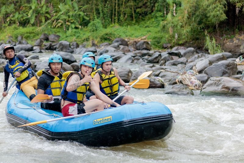 Elo River Rafting & Borobudur (Climb + Guided) Tour in Yogyakarta - Climbing Borobudur’s temple structure