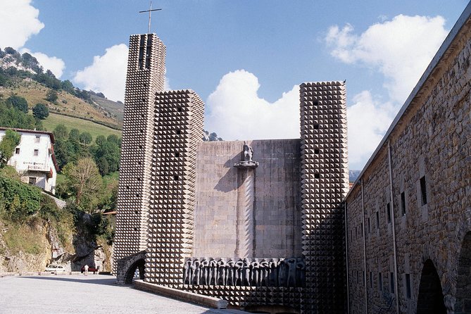 Elorrio, Oñati and Arantzazu - Panoramic Views From the Sanctuary of Arantzazu