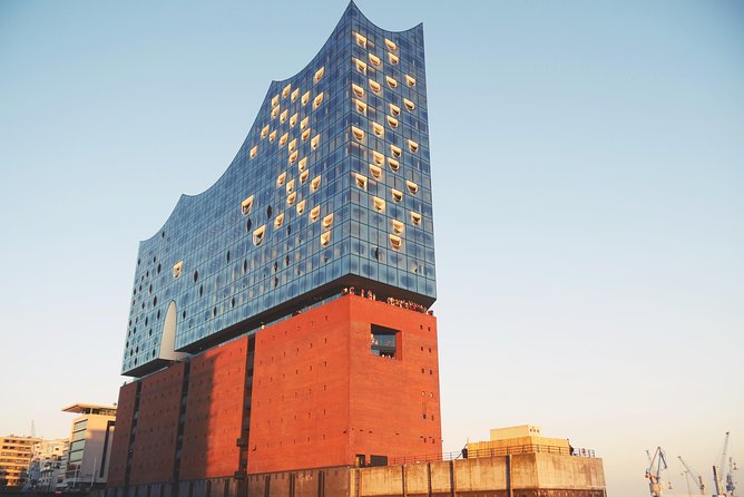 Elphi Plaza Tour - Unforgettable Architecture and Design