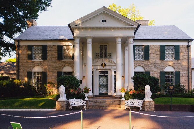 Elvis in Memphis Private Tour Including Graceland Tickets - Following Elviss Footsteps: A Private Walking Tour