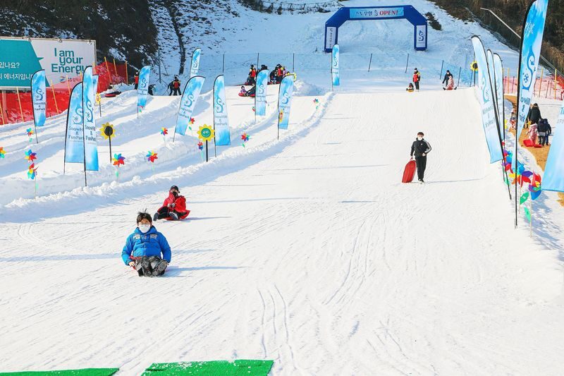 Elysian Gangchon Ski & Snowboard Tour with Gugok Ice Wall Option - What the price buys, and what it may leave out
