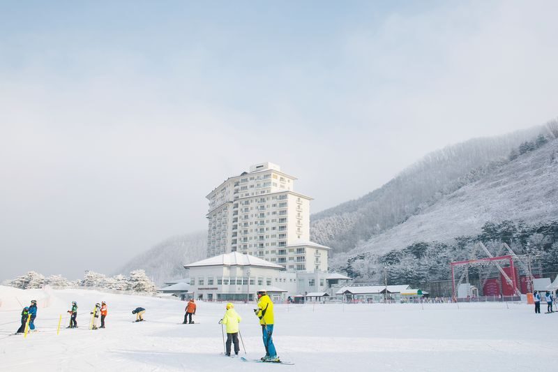 Elysian Resort 2D1N Ski & Snowboard Tour from Seoul - Two days at Elysian Gangchon, without a Seoul commute