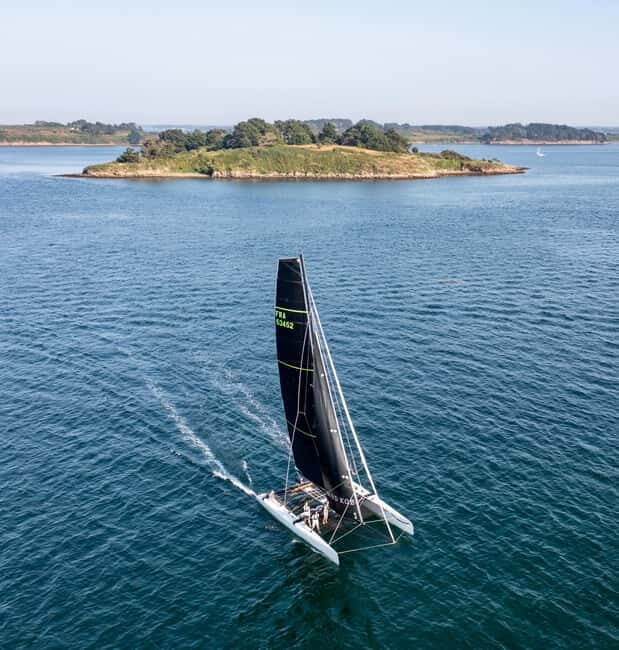 Embark in Larmor-Baden: discover our Extreme 40 catamaran. - Good To Know