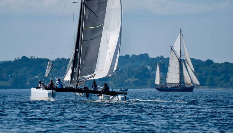 Embark in Larmor-Baden: discover our Extreme 40 catamaran. - What to Expect from Your Sailing Adventure