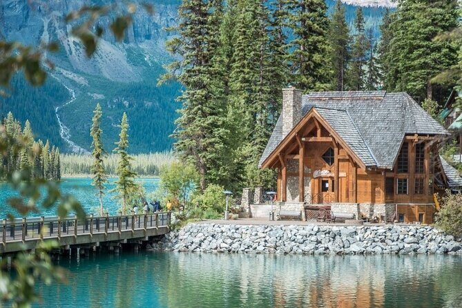 Emerald Lake Escape Day Tour: Waterfalls & Canyon Wonders - Exploring the Itinerary in Detail