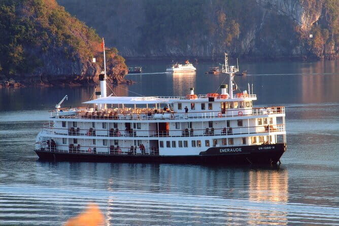 Emeraude Cruise 2 days 1 night Ha Long Bay Tour - Exploring the Emeraude Cruise 2 Days 1 Night Ha Long Bay Tour